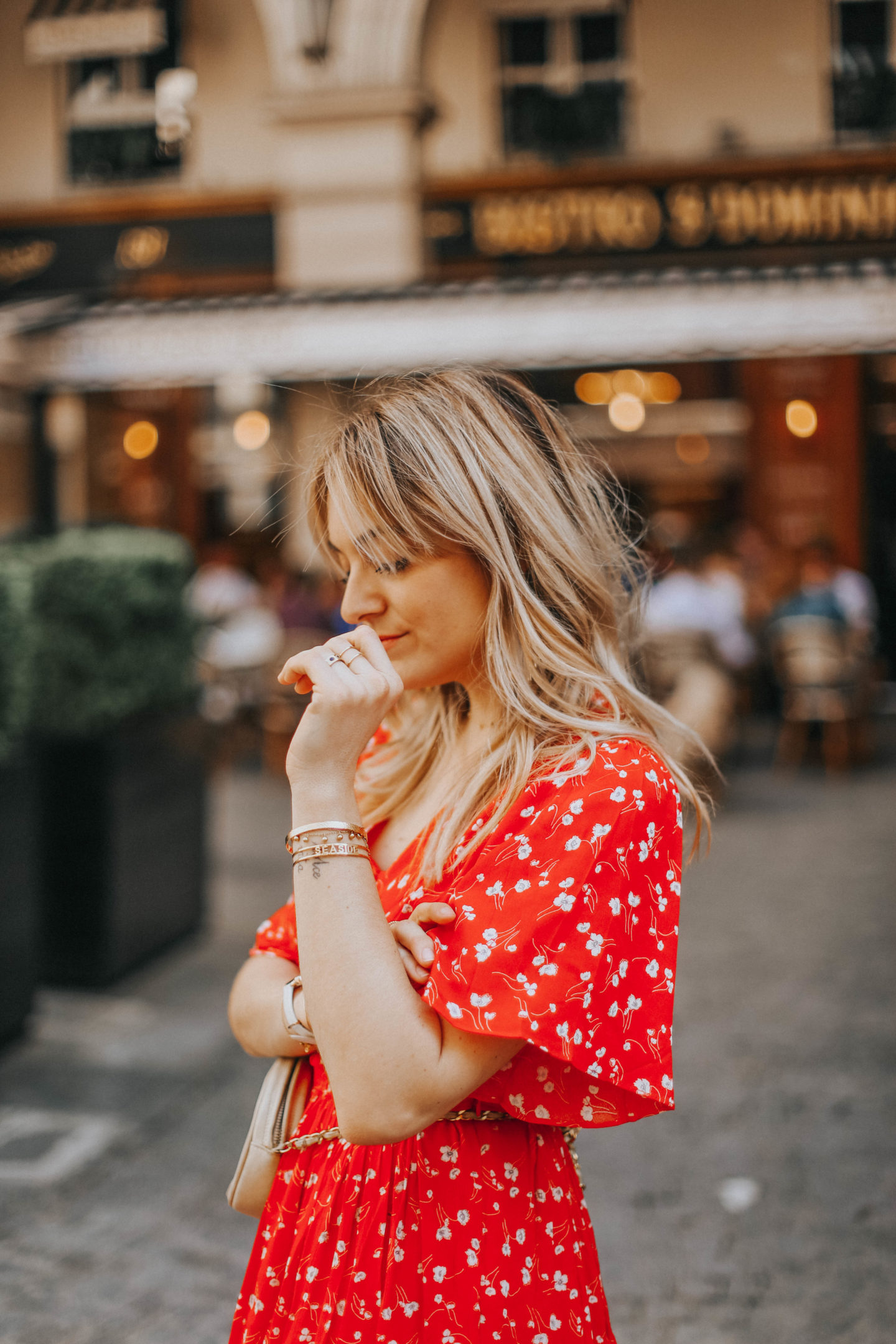 La petite robe rouge fleurie - Blondie Baby blog mode 